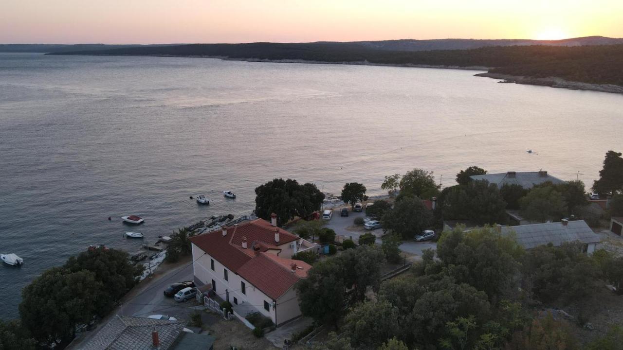 Apartmani Zupanic Koromačno エクステリア 写真