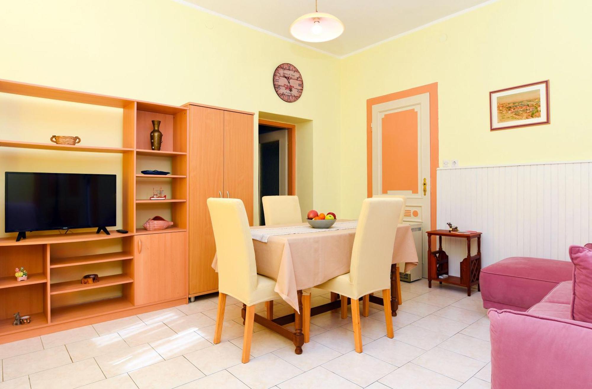 Apartmani Zupanic Koromačno エクステリア 写真
